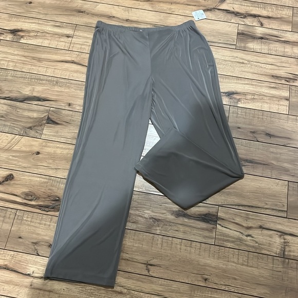 Chico’s Easywear 3 Regular, Wide Led Stretch Pants, Taupe Color, Comfort Wear - Picture 1 of 6